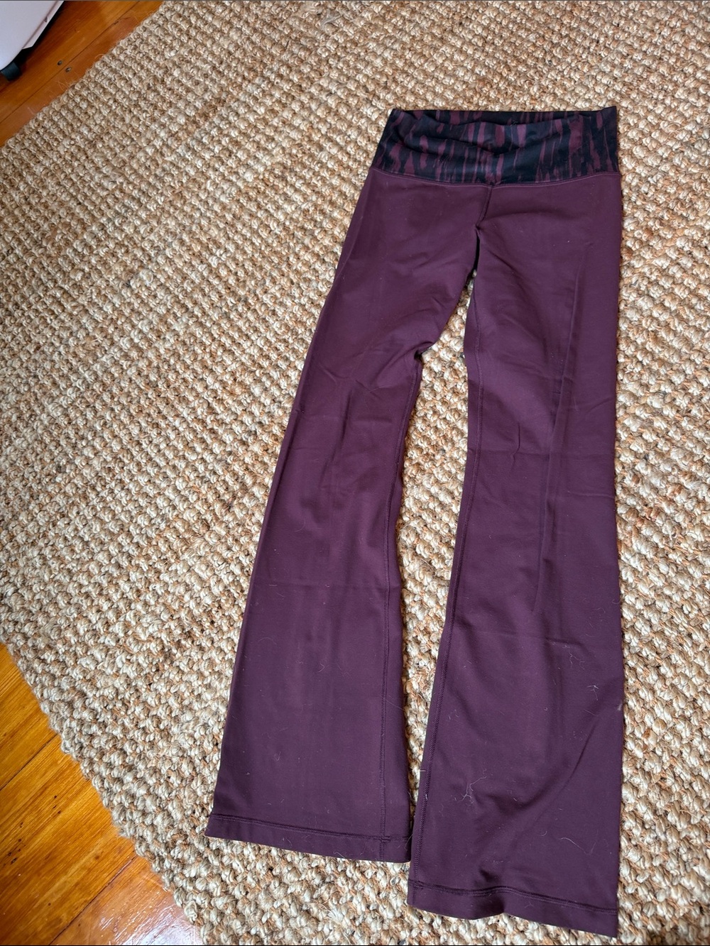 Women’s Lulu Lemon Flare Yoga Pants in Deep Plum